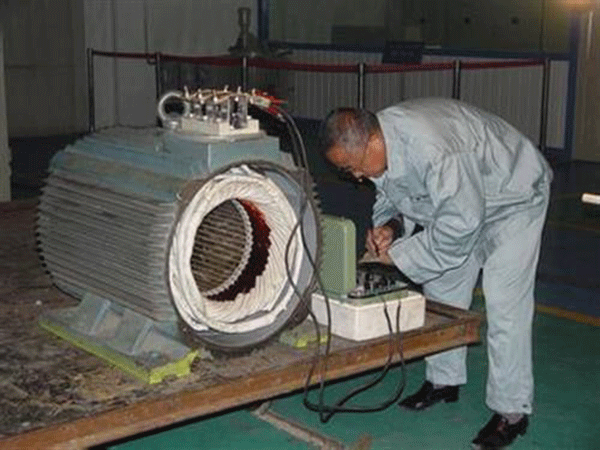 為何萬用表不能測(cè)量三相電機(jī)而用搖表——西安泰富西瑪電機(jī)(西安西瑪電機(jī)集團(tuán)股份有限公司)官方網(wǎng)站 為何萬用表不能測(cè)量三相電機(jī)而用搖表——西安泰富西瑪電機(jī)(西安西瑪電機(jī)集團(tuán)股份有限公司)官方網(wǎng)站