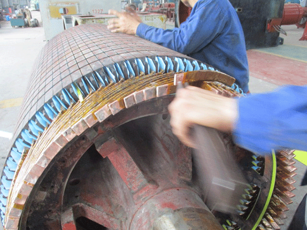 西安西瑪高壓電機轉(zhuǎn)子銅條繞組嵌線方法。