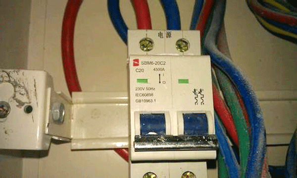 漏電保護裝置是造成西安西瑪電機頻繁燒毀的原因。