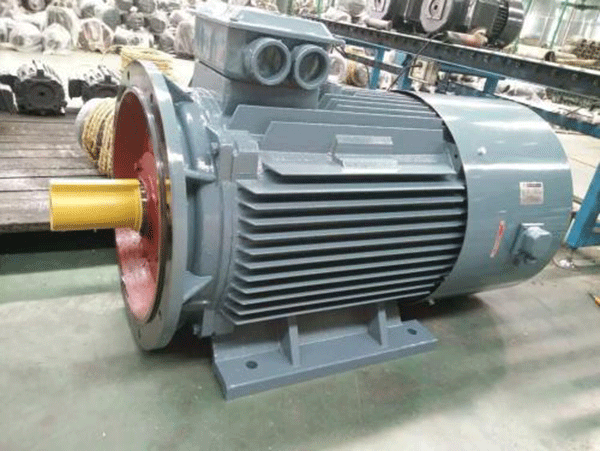 什么原因?qū)е挛靼参鳜斪冾l電機(jī)頻率降低？